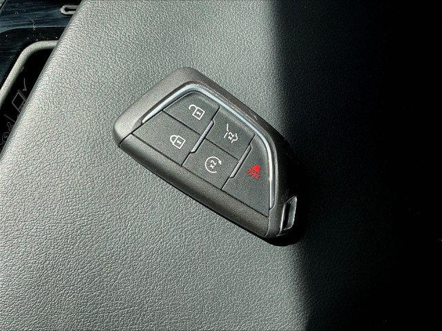Used 2024 Cadillac Lyriq Luxury AWD/4WD image 37