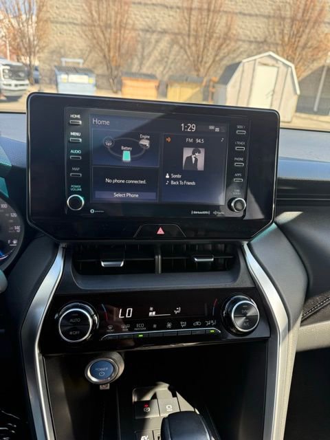 Certified 2022 Toyota Venza LE image 23