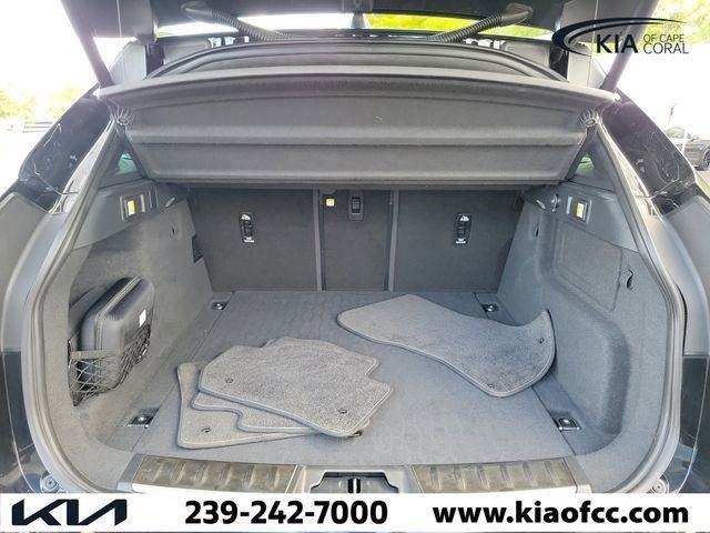 Used 2024 Jaguar F-PACE SVR AWD/4WD image 11