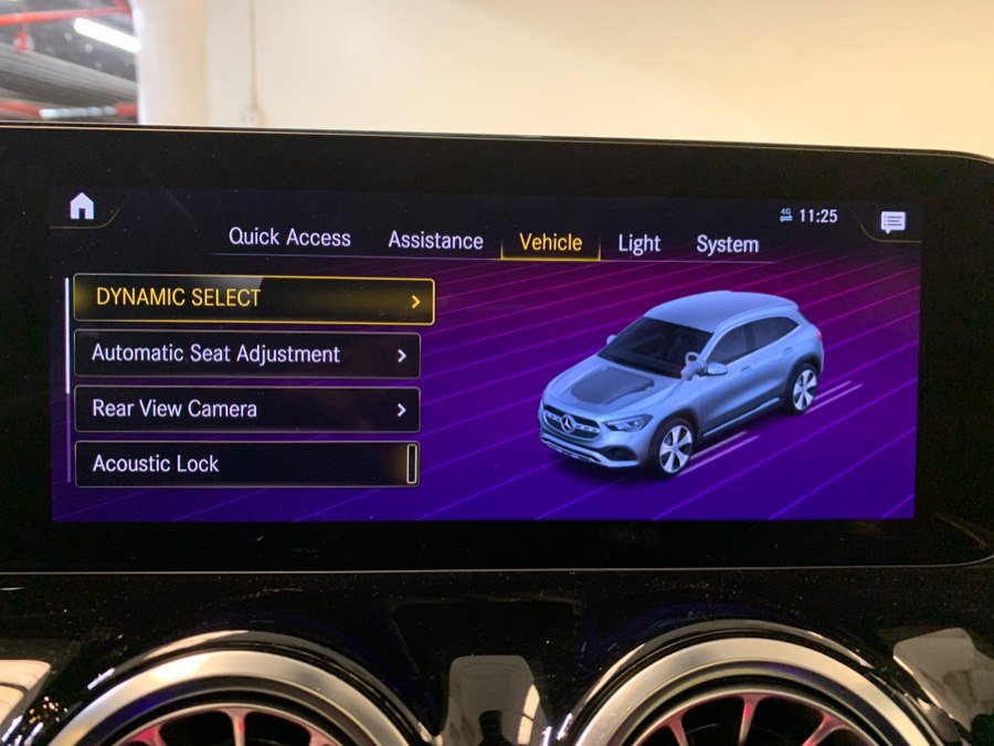 Used 2023 Mercedes-Benz GLA 250 4MATIC w/ AMG Line Exterior image 44
