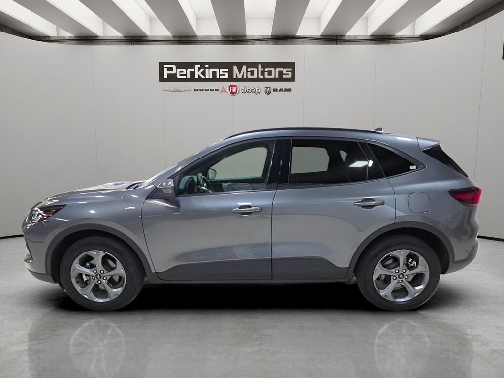 Used 2025 Ford Escape ST-Line Select AWD/4WD image 2