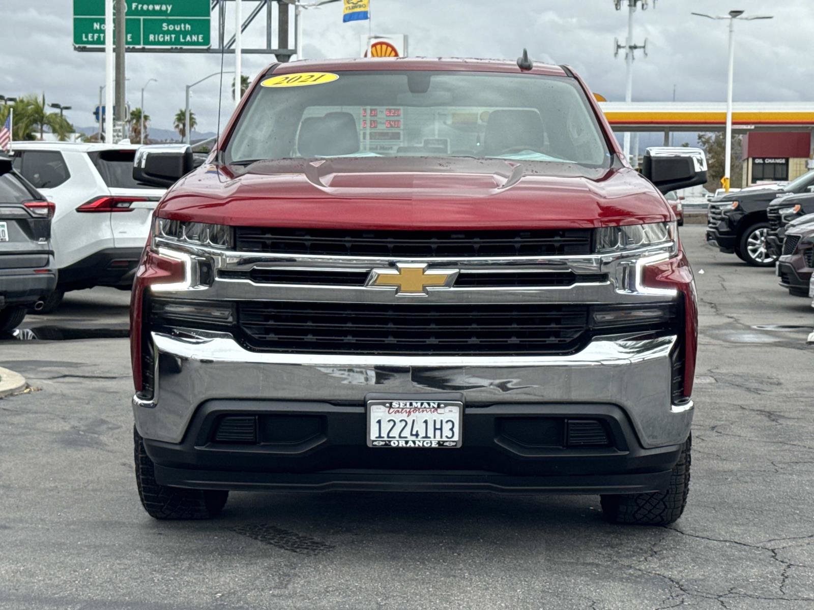 Used 2021 Chevrolet Silverado 1500 LT RWD image 2