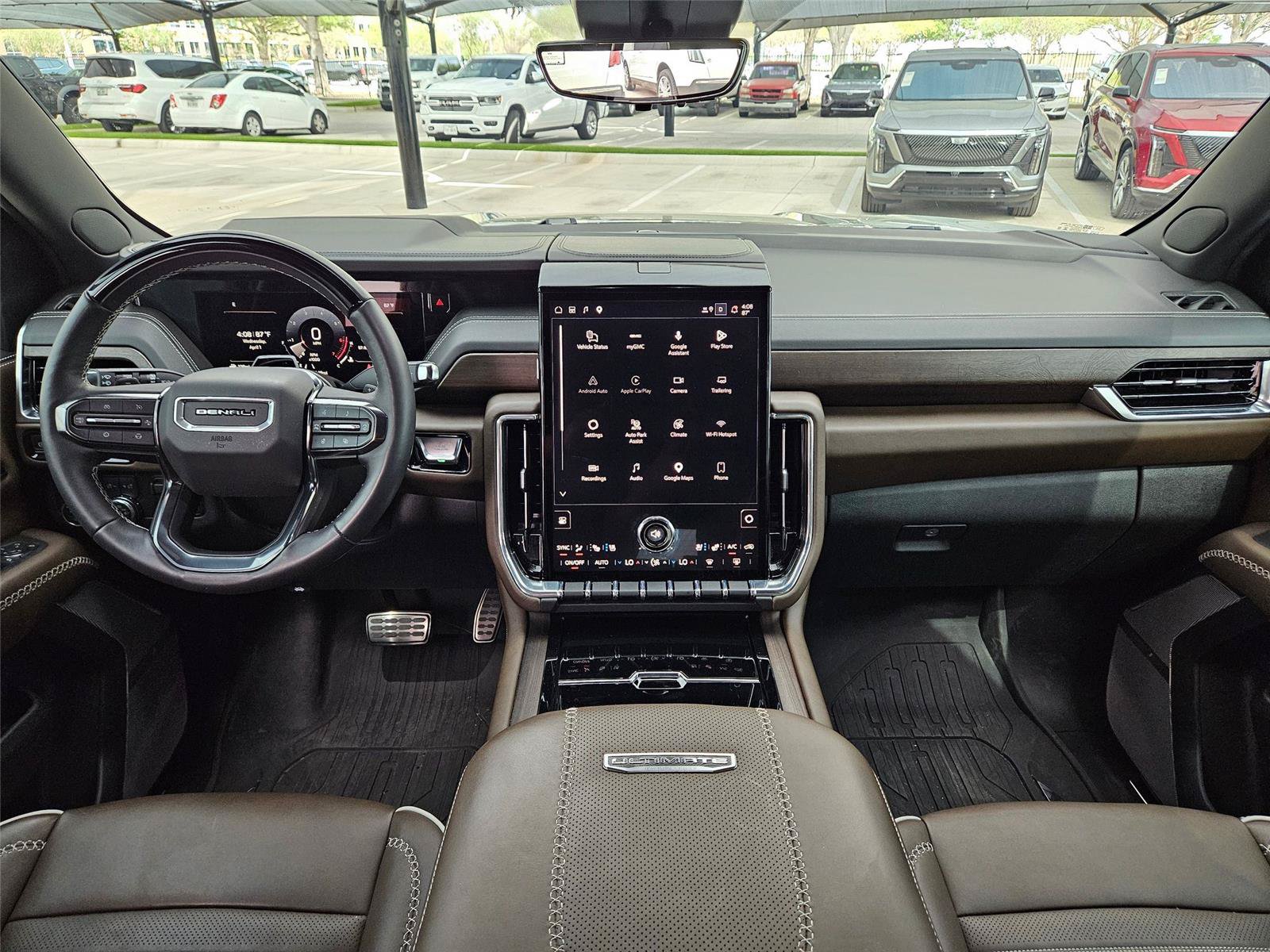 Used 2025 GMC Yukon Denali Ultimate w/ LPO, Floor Liner Package AWD/4WD image 11