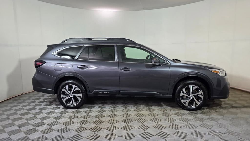 Used 2022 Subaru Outback Limited XT image 8
