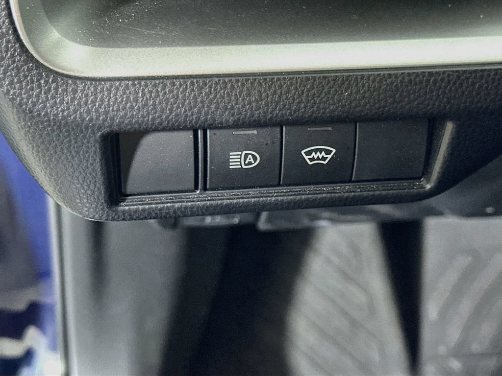 Used 2023 Toyota Prius LE FWD image 23