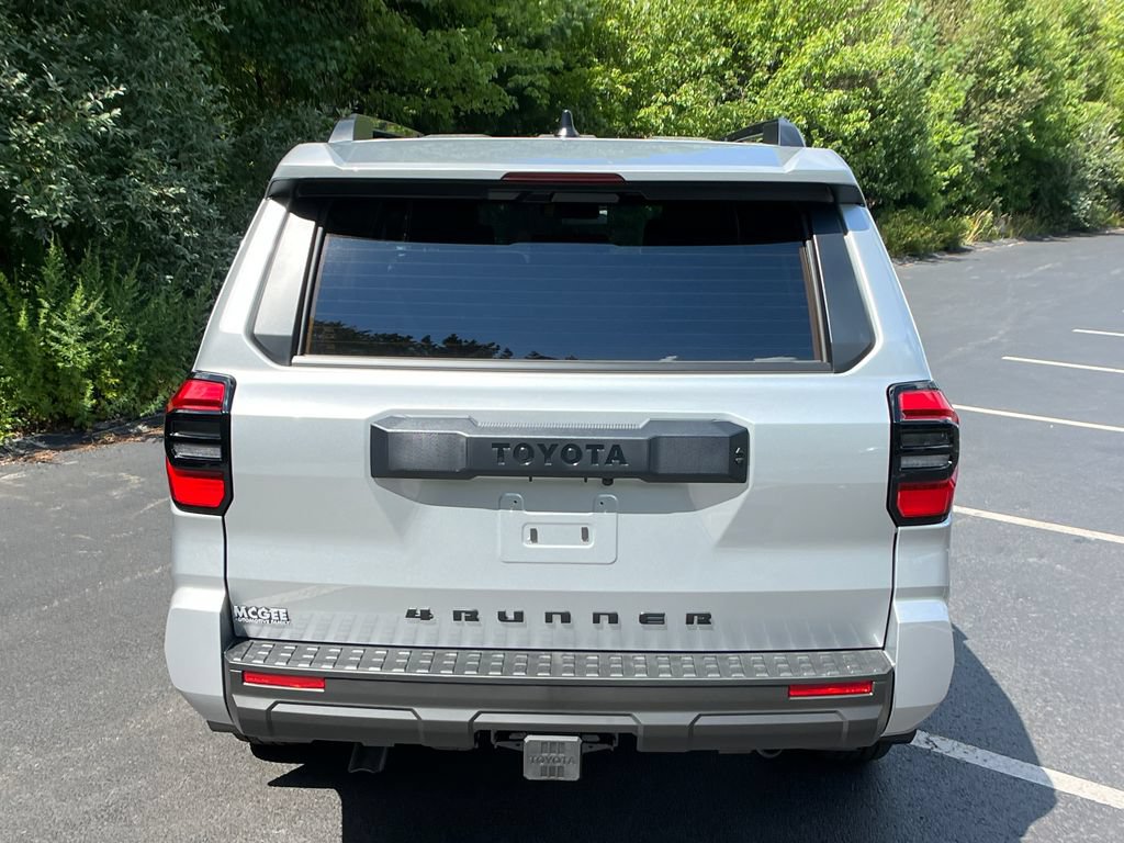 New 2026 Toyota 4Runner SR5 AWD/4WD image 4