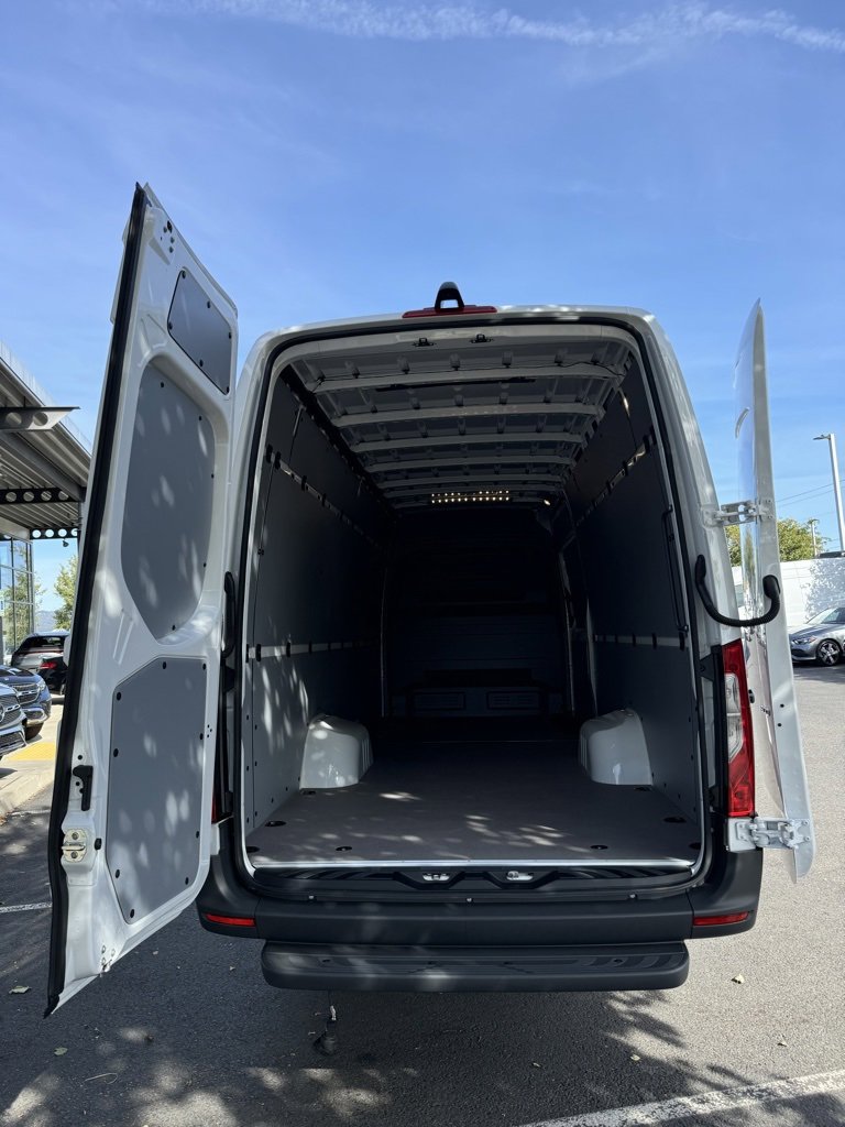 New 2025 Mercedes-Benz Sprinter 3500 image 9