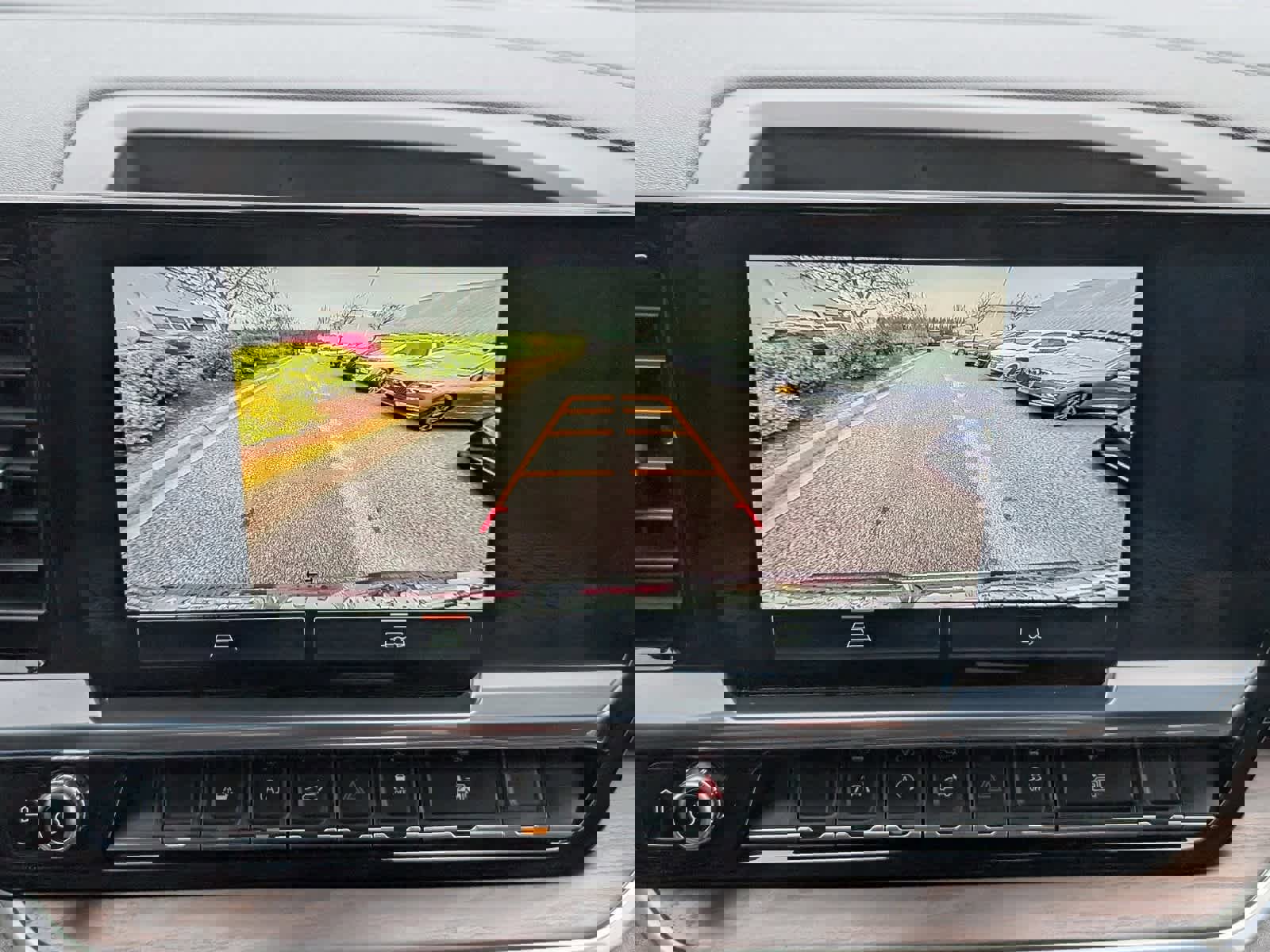 Certified 2022 GMC Sierra 1500 SLT w/ SLT Convenience Package image 28