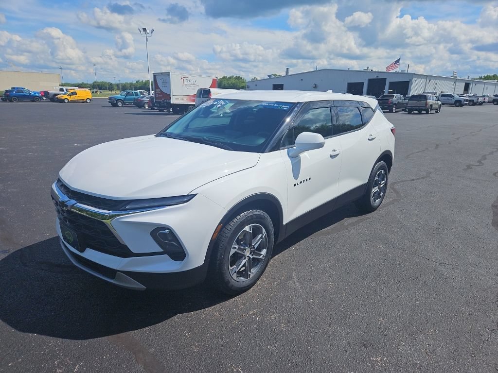 Certified 2024 Chevrolet Blazer LT w/ Driver Confidence Package AWD/4WD image 3