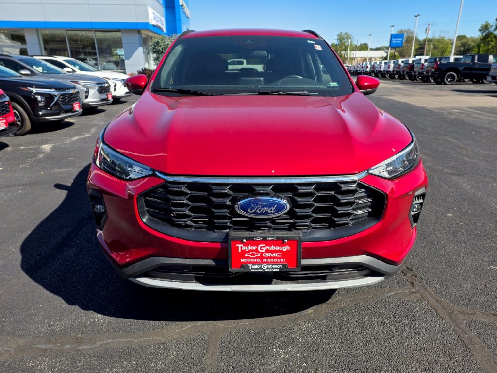 Used 2025 Ford Escape ST-Line Select AWD/4WD image 3