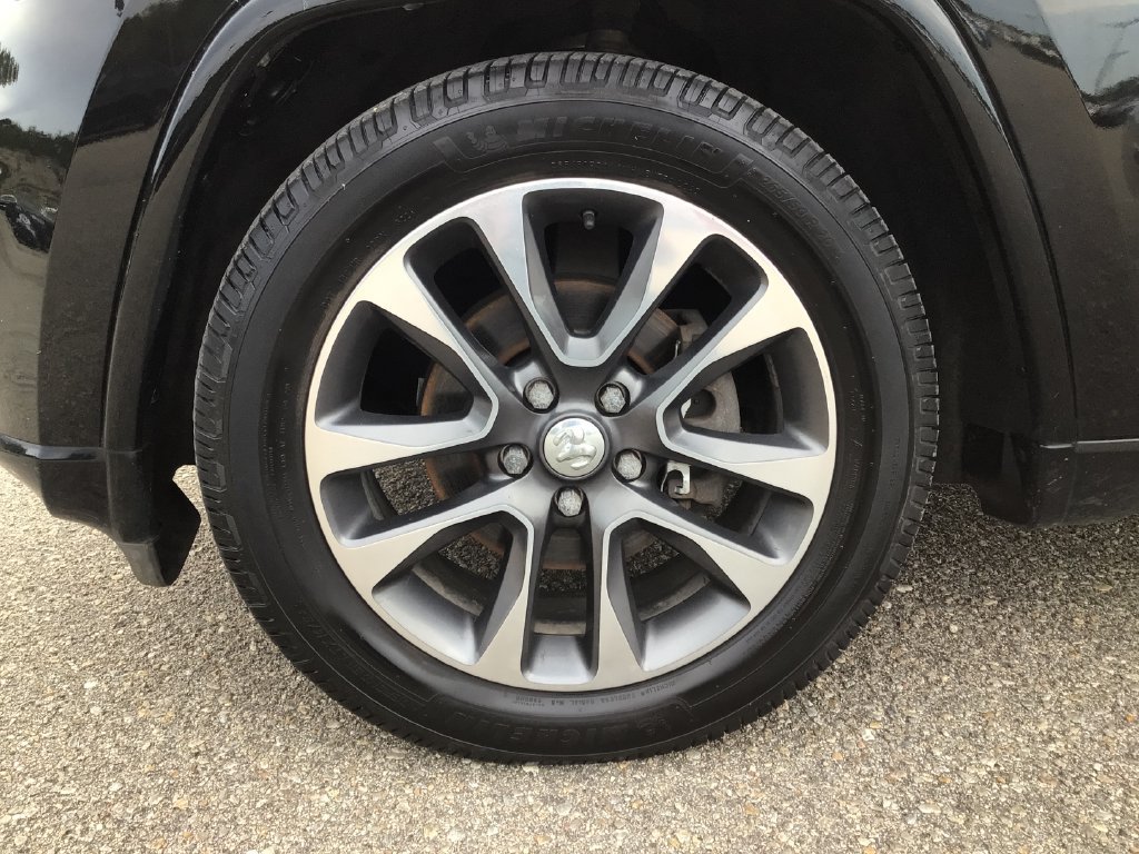 Used 2017 Jeep Grand Cherokee Overland AWD/4WD image 28