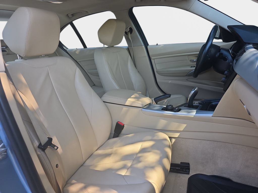 Used 2013 BMW 328i xDrive Sedan AWD/4WD image 12