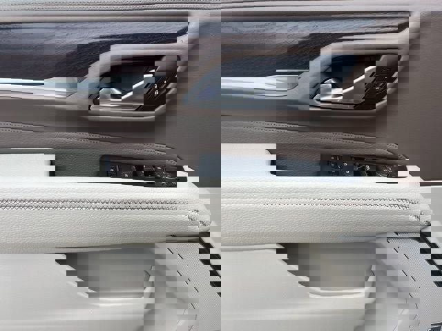 Used 2022 GMC Yukon XL Denali image 42