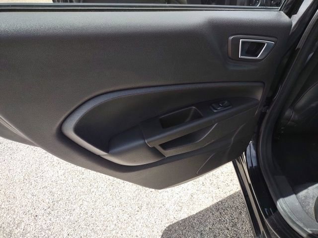 Used 2014 Ford Fiesta Titanium FWD image 17