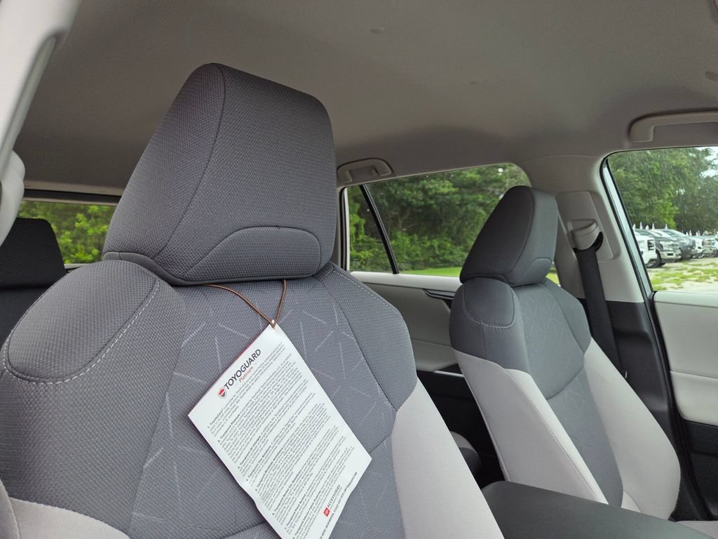 Certified 2025 Toyota RAV4 XLE AWD/4WD image 15