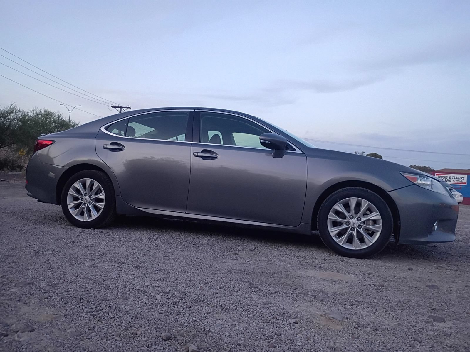 Used 2015 Lexus ES 300h w/ Navigation System Package FWD image 3