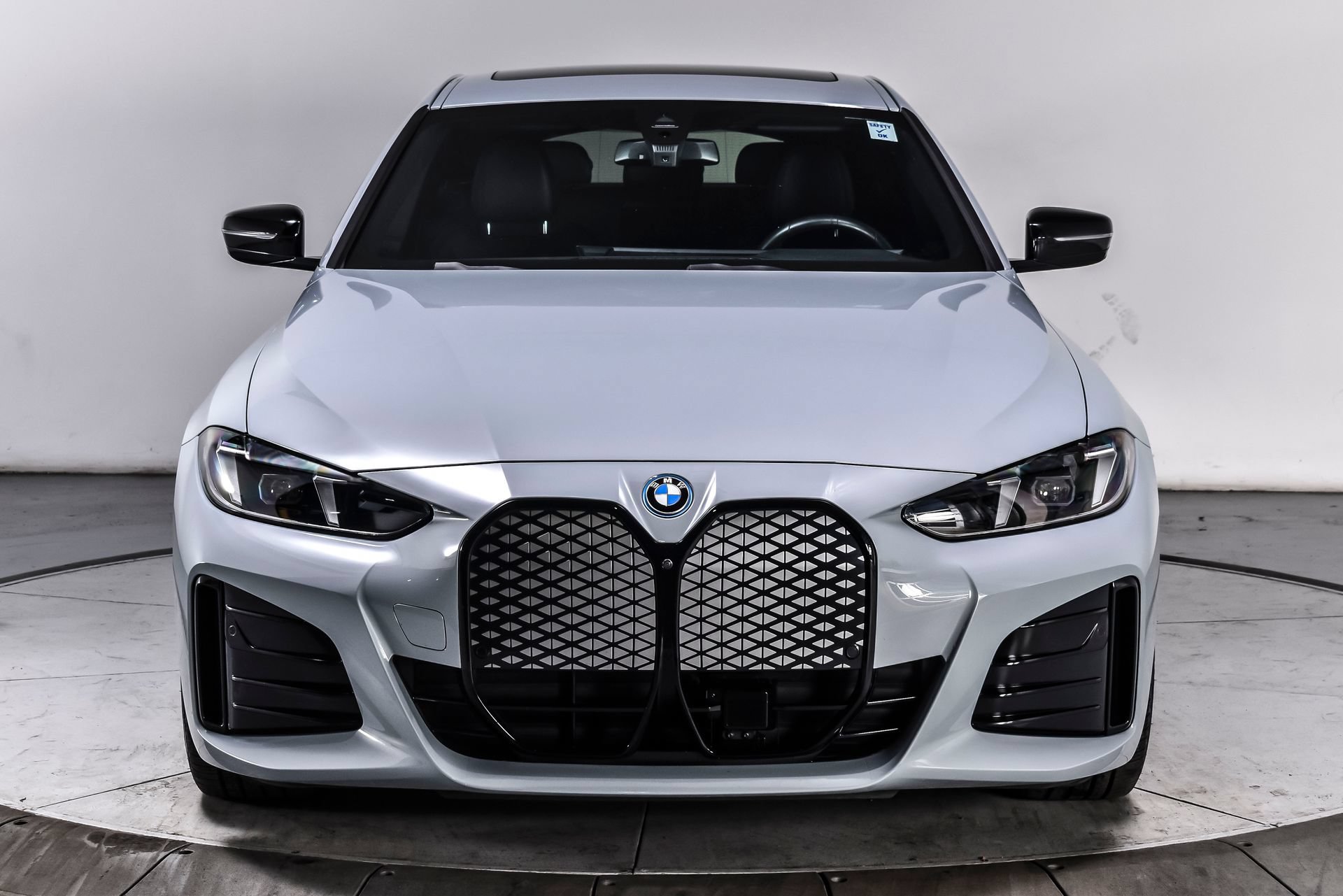 Used 2025 BMW i4 xDrive40i w/ M Sport Package AWD/4WD image 8