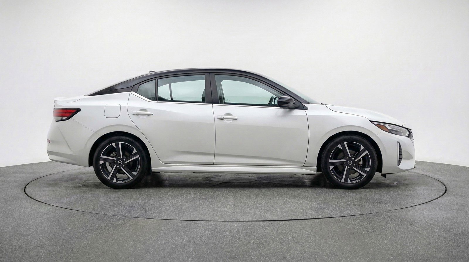 Used 2025 Nissan Sentra SV image 11