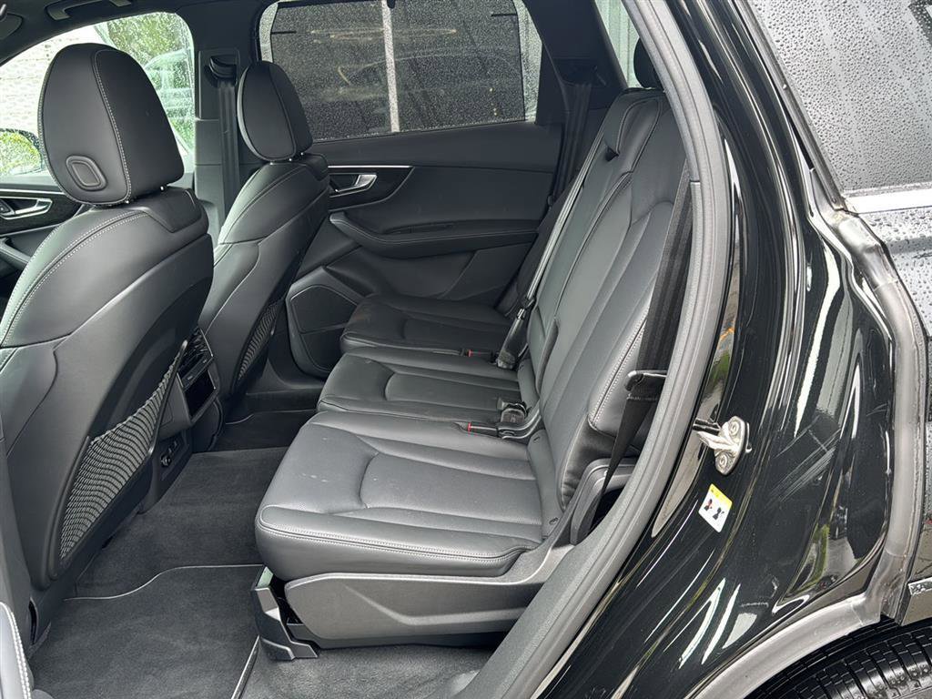 Used 2025 Audi Q7 3.0T Prestige w/ Prestige Package image 14