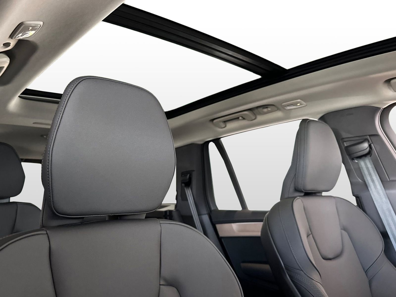 New 2026 Volvo XC90 B5 Plus w/ Protection Package Premier image 20