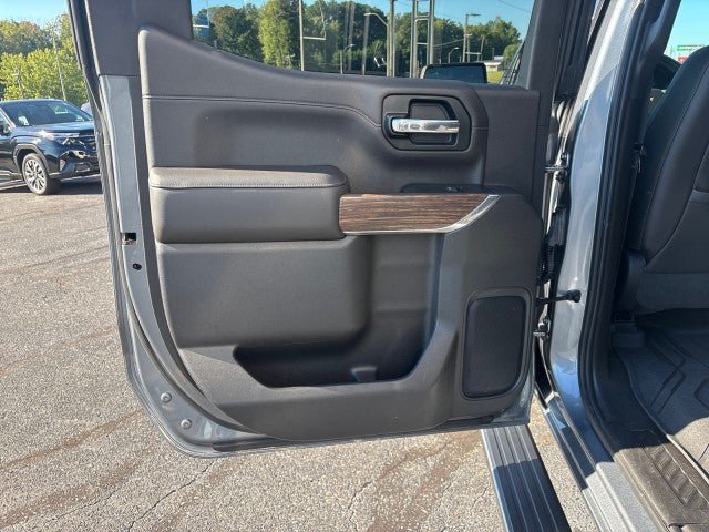 Used 2019 Chevrolet Silverado 1500 High Country w/ Technology Package AWD/4WD image 31