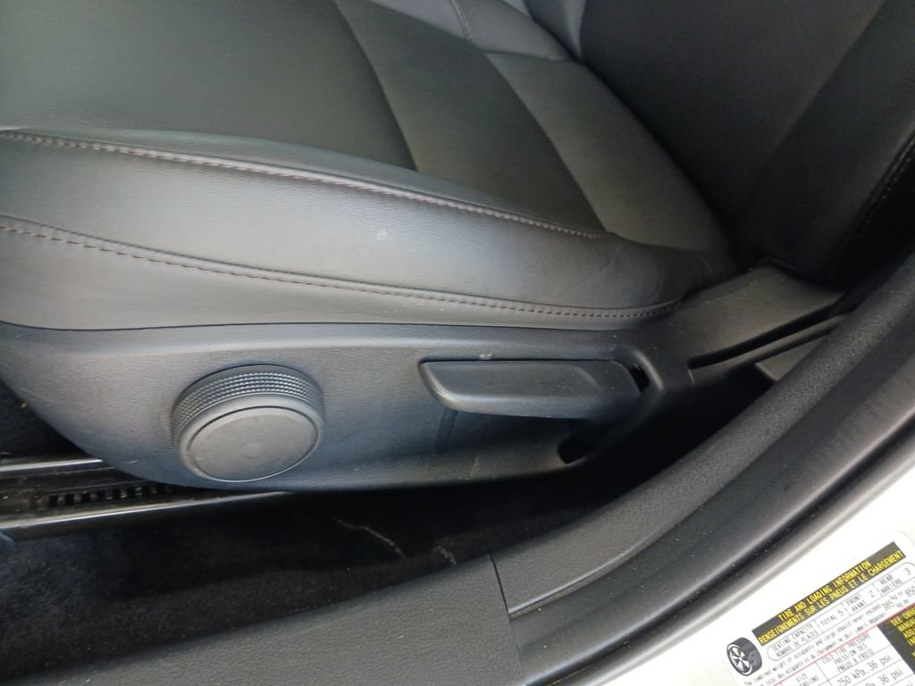 Used 2024 MAZDA MAZDA3 s FWD image 30