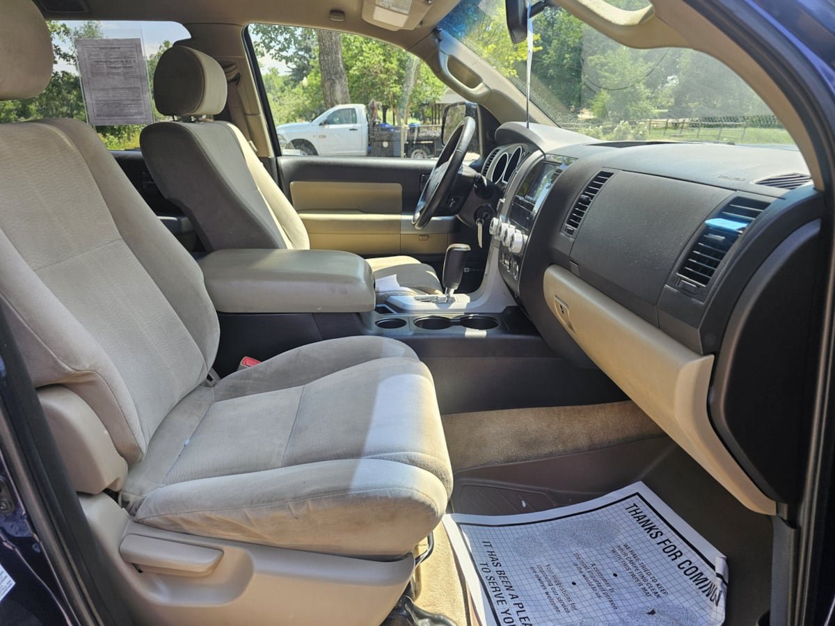 Used 2008 Toyota Sequoia SR5 w/ Towing Pkg AWD/4WD image 49