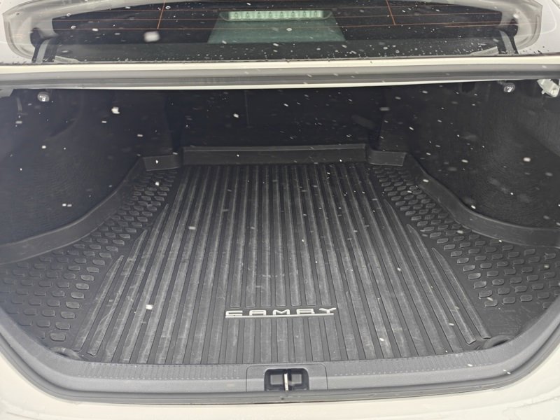 Used 2024 Toyota Camry SE image 15