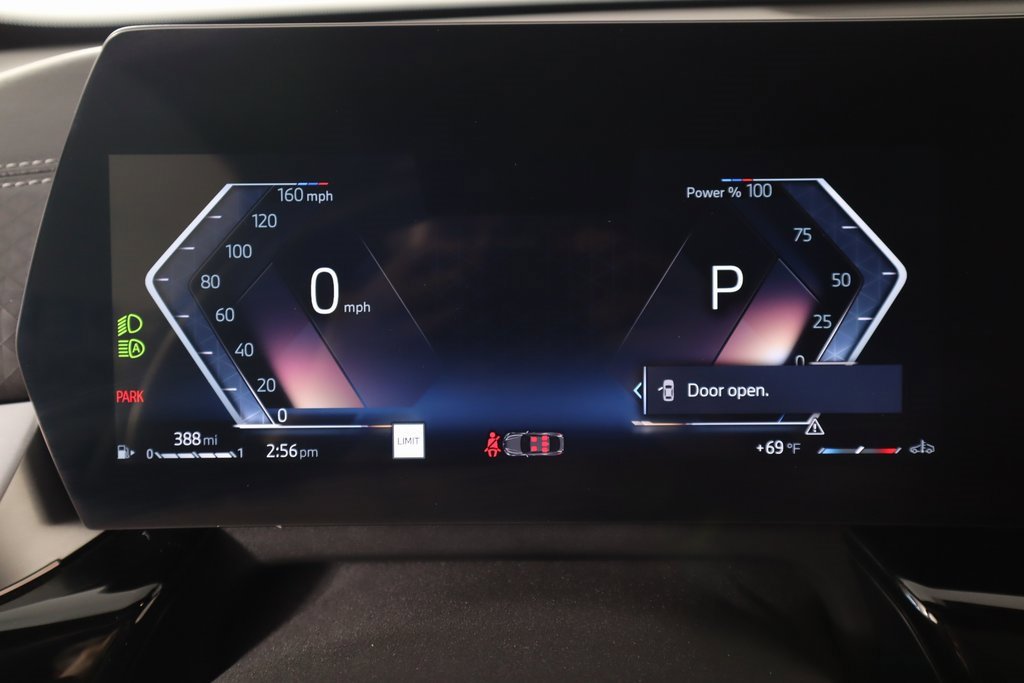 Used 2025 BMW X2 xDrive28i w/ M Sport Package image 5