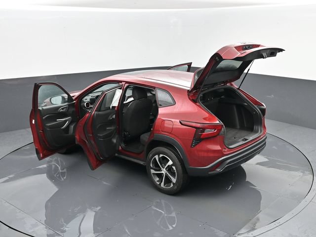 Used 2024 Chevrolet Trax RS w/ Sunroof Package FWD image 28
