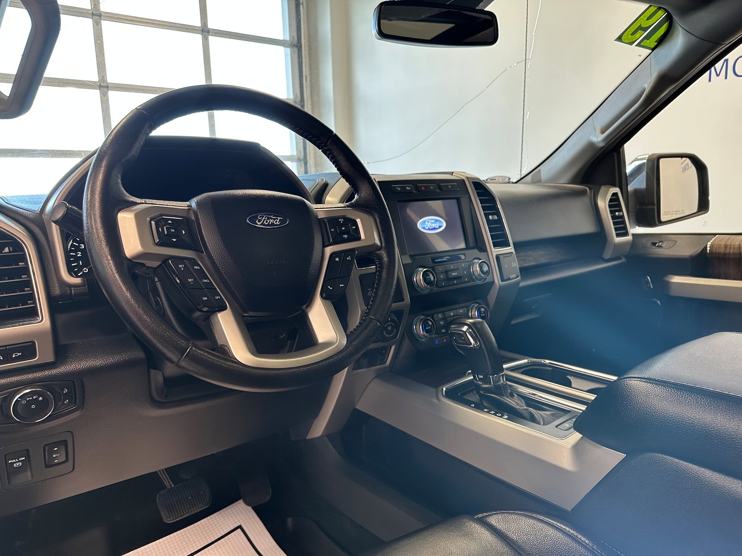 Used 2019 Ford F150 Lariat w/ Equipment Group 502A Luxury AWD/4WD image 10