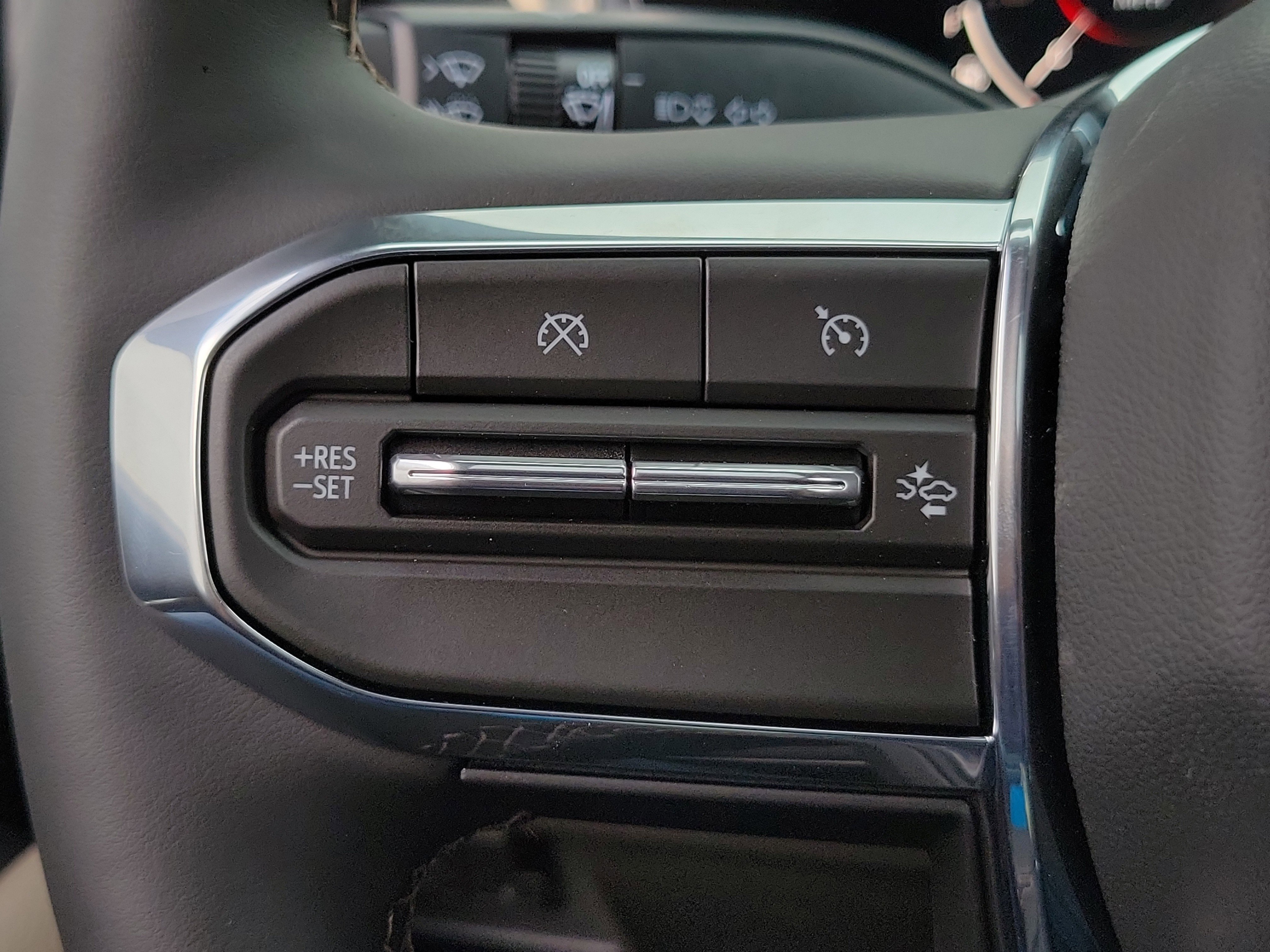 New 2026 GMC Canyon Denali w/ LPO, Black Badging Package image 24