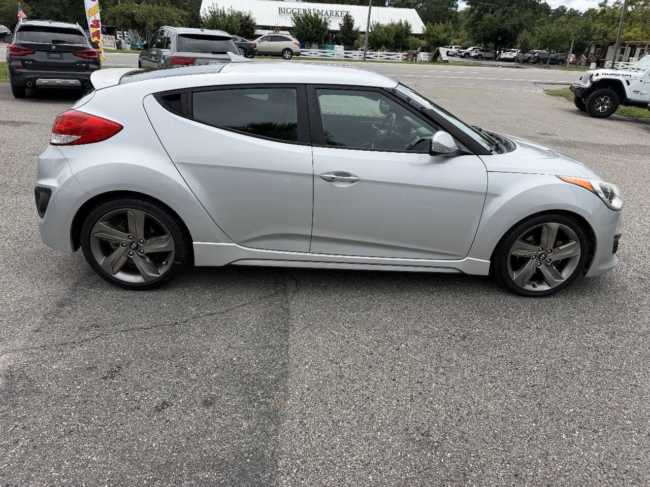 Used 2013 Hyundai Veloster Turbo FWD image 10