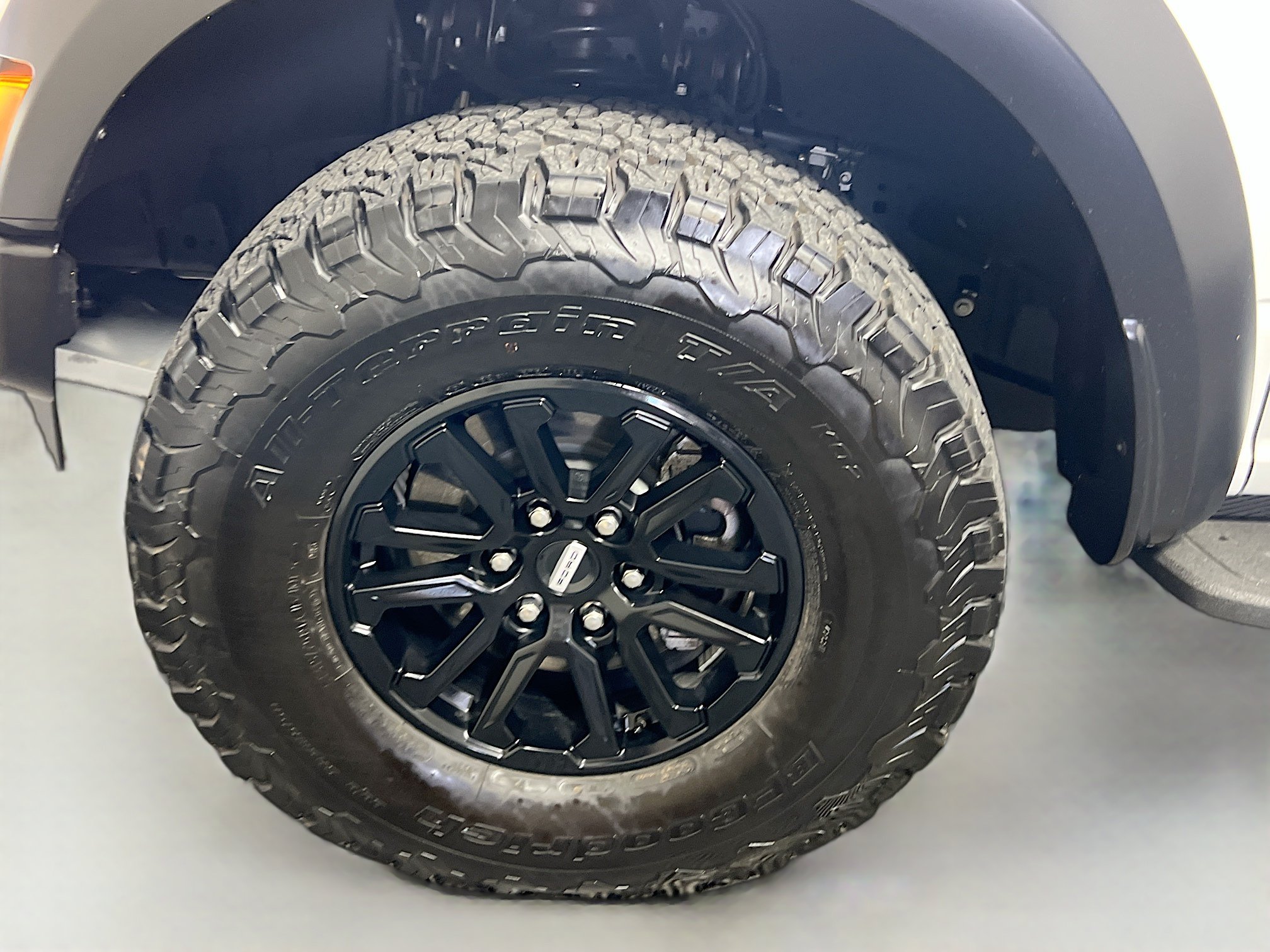 Used 2025 Ford F150 Raptor AWD/4WD image 13