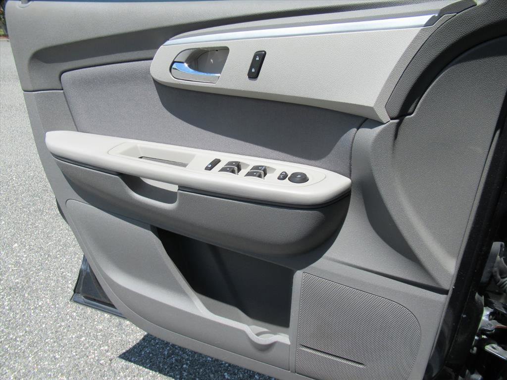 Used 2012 Chevrolet Traverse LS FWD image 18