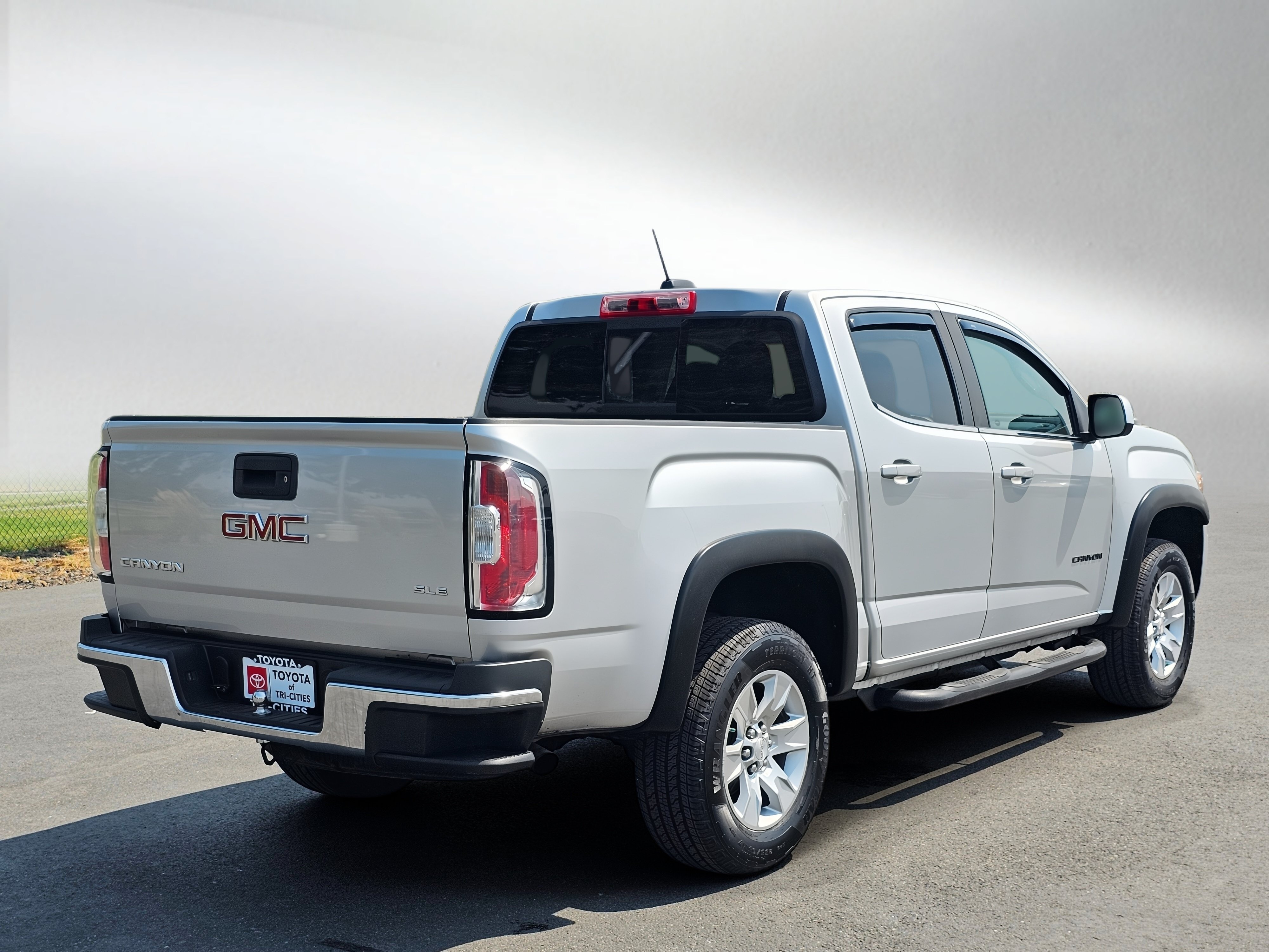 Used 2016 GMC Canyon SLE w/ SLE Convenience Package RWD image 5
