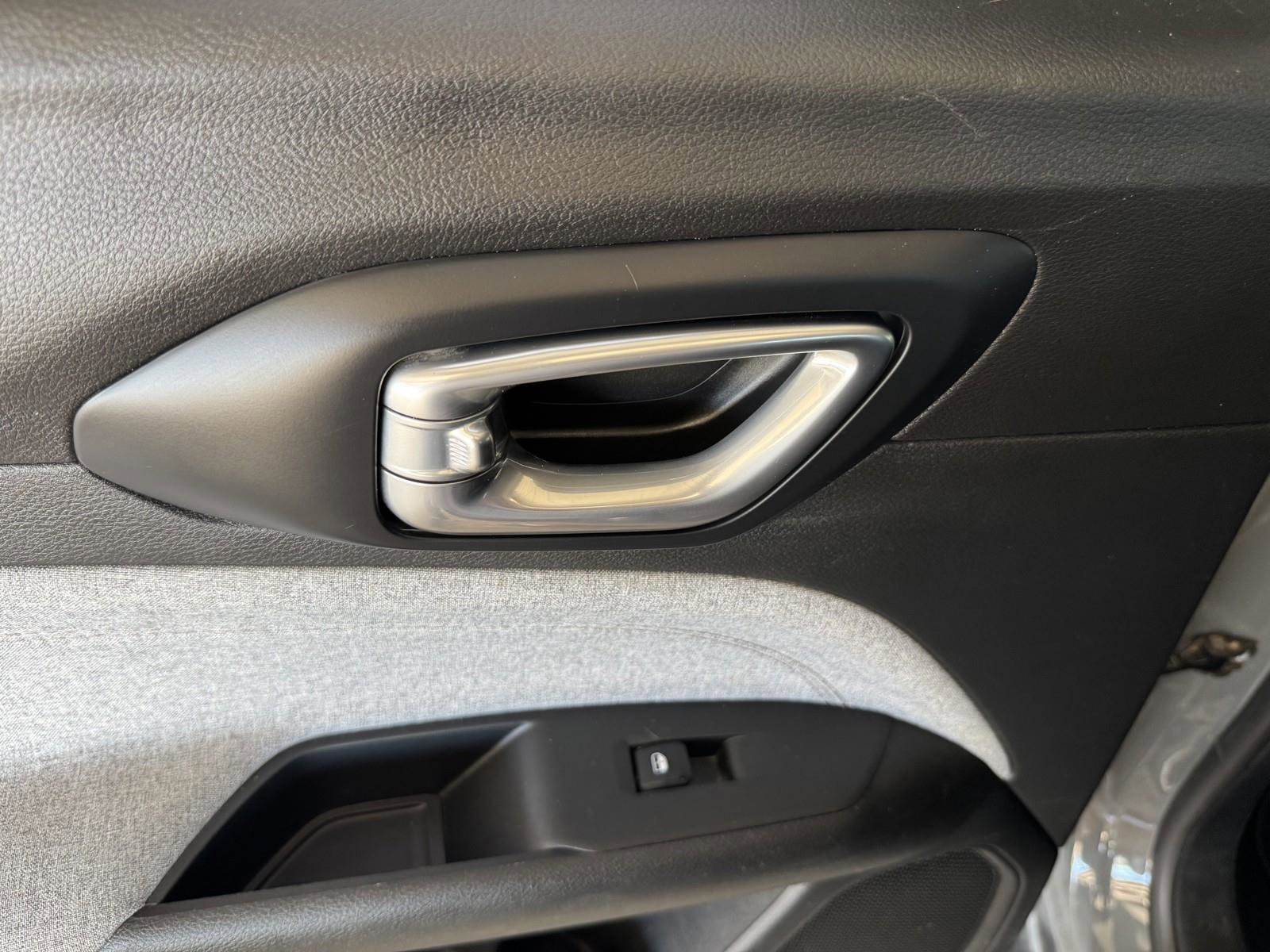 Used 2024 Jeep Compass Latitude image 25