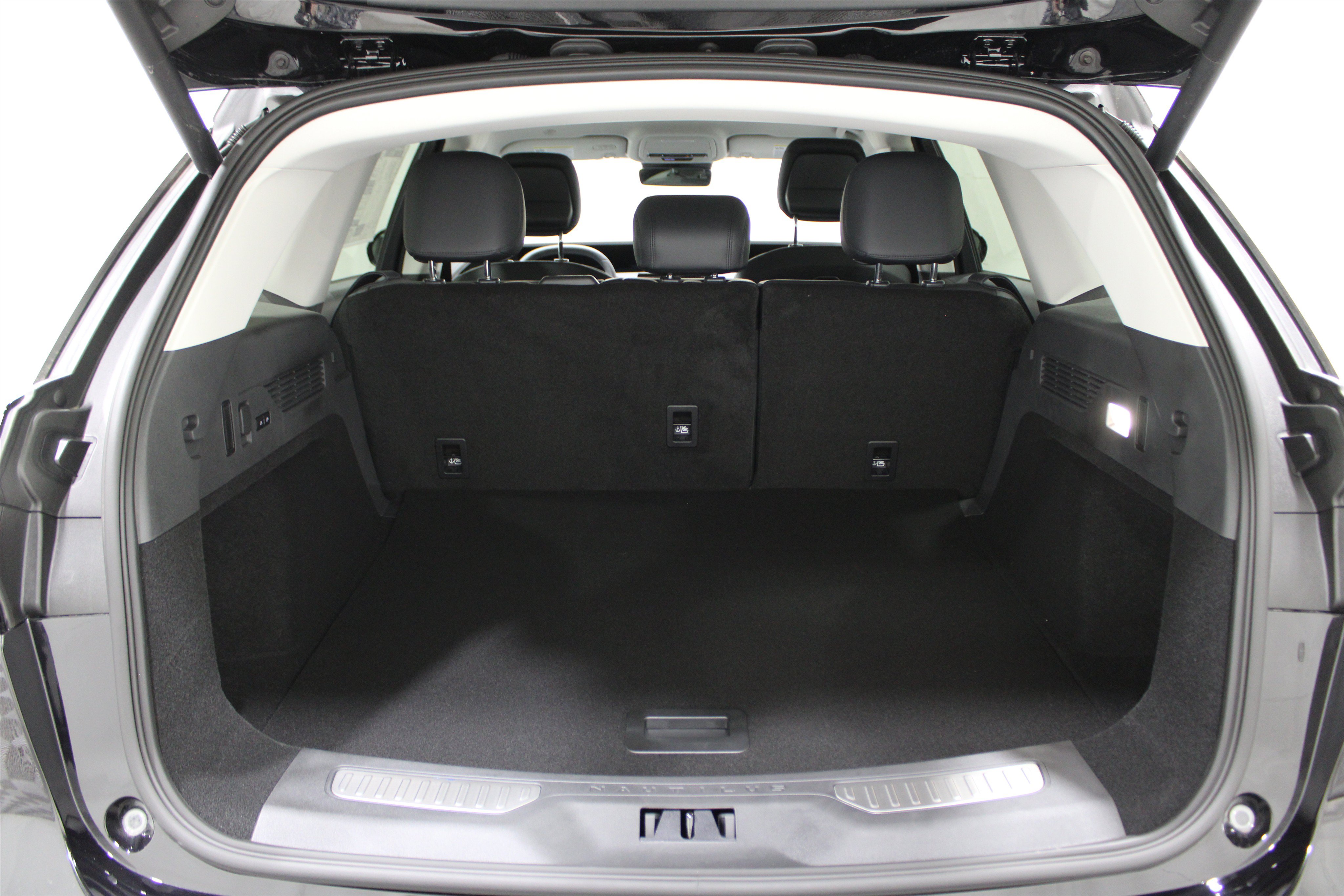 New 2026 Lincoln Nautilus Premier AWD/4WD image 26