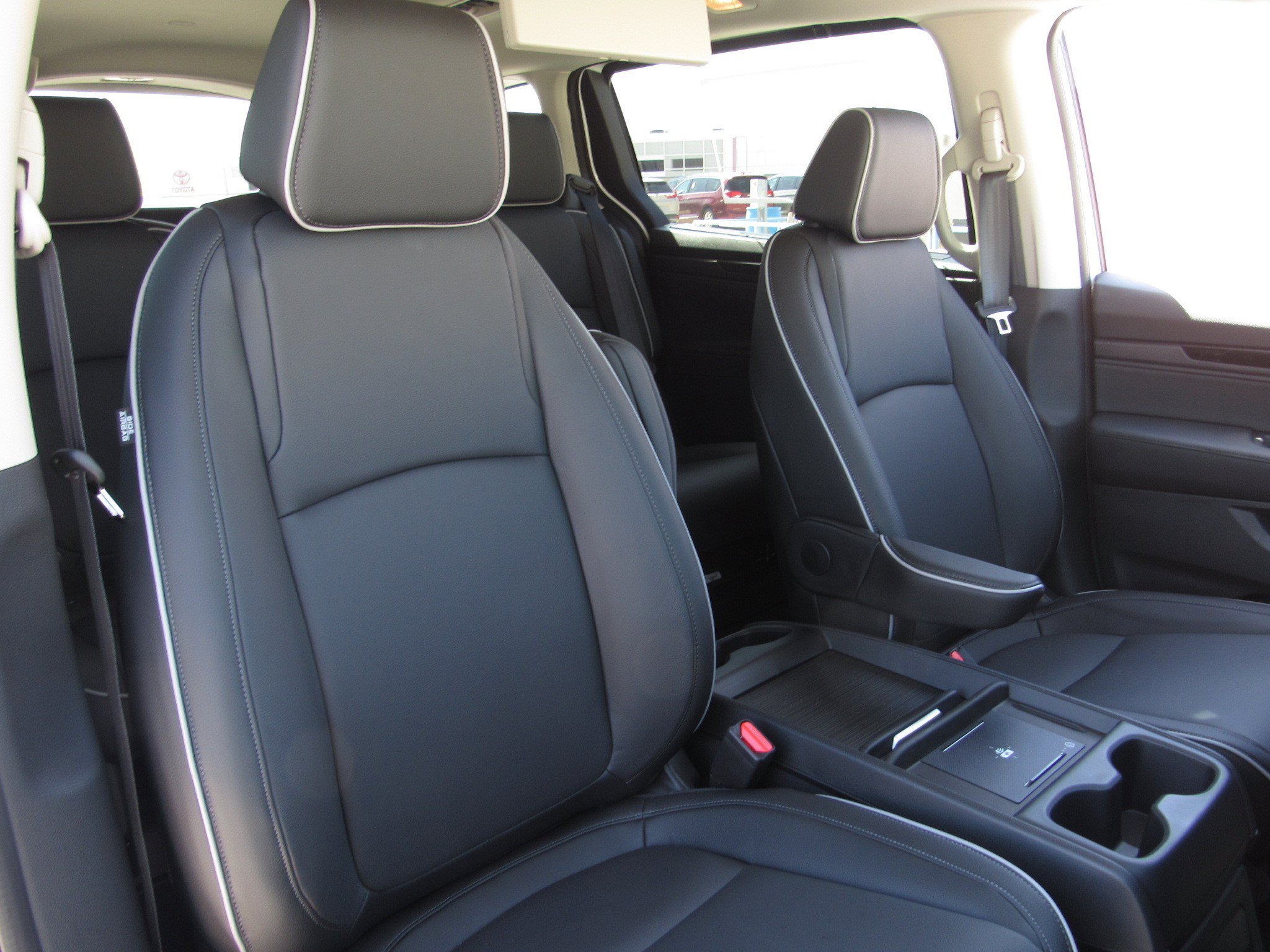 New 2026 Honda Odyssey Touring image 9