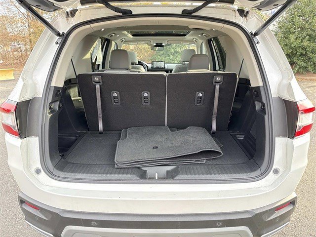 Used 2025 Honda Pilot Touring image 12