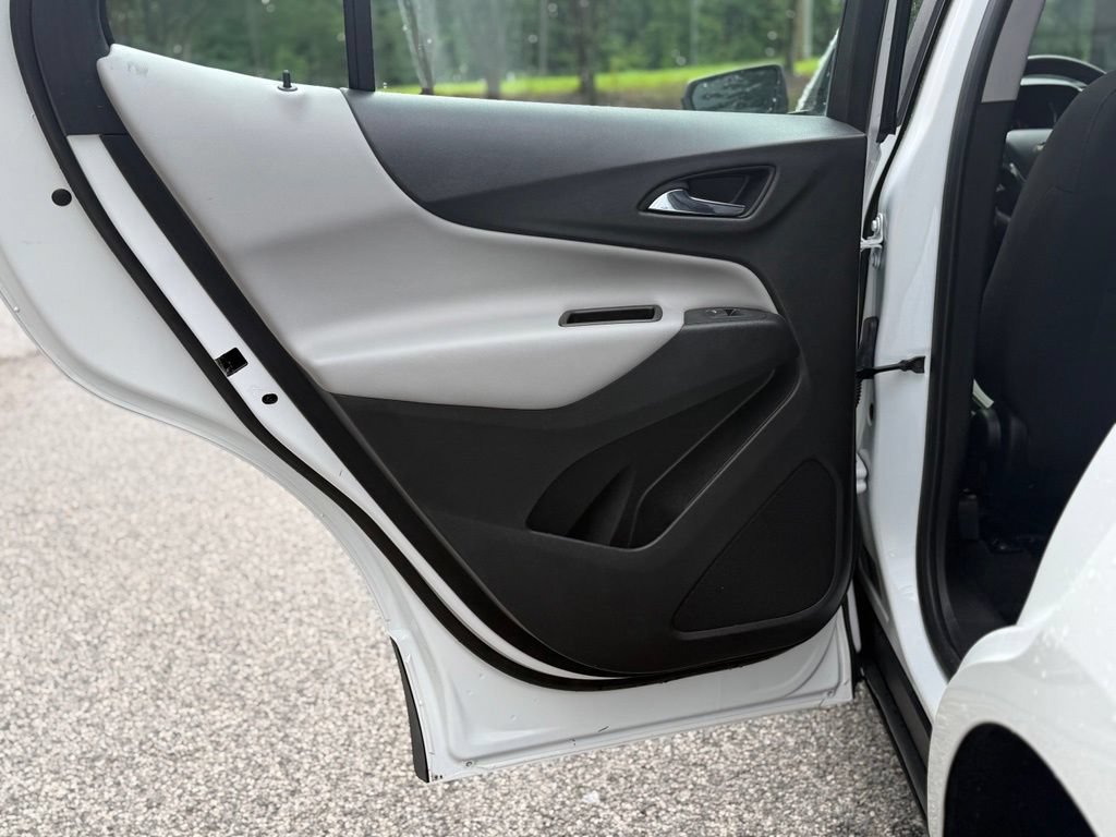Used 2020 Chevrolet Equinox LS FWD image 12