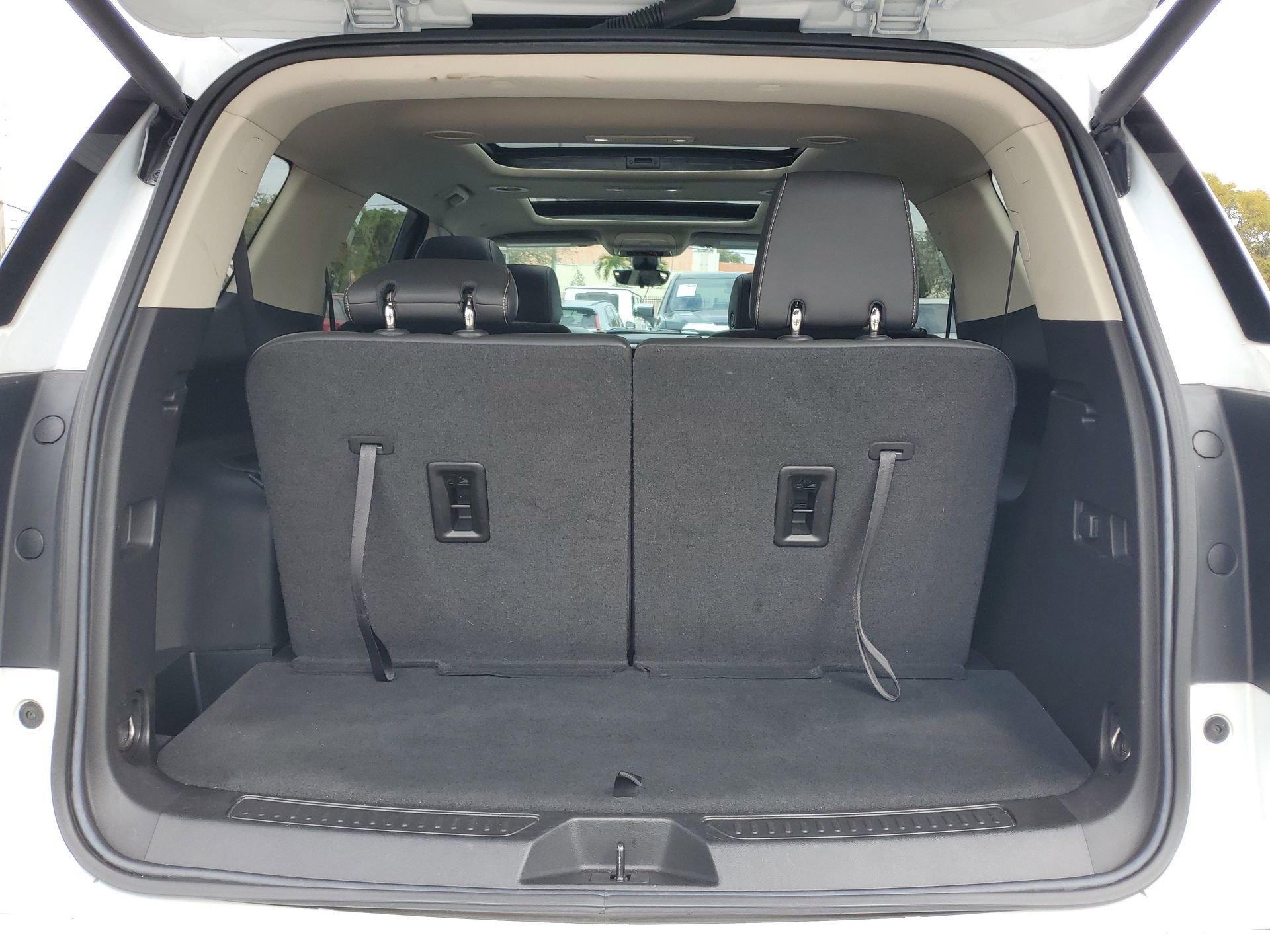 Used 2023 GMC Acadia Denali w/ Denali Technology Package image 8