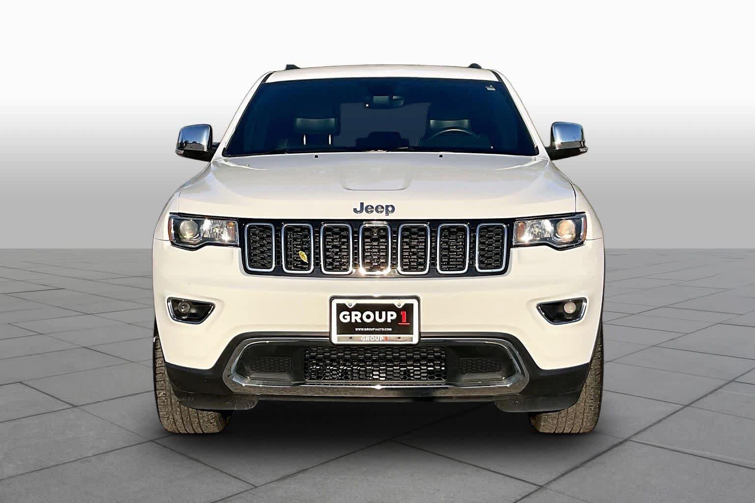 Used 2017 Jeep Grand Cherokee Limited AWD/4WD image 3