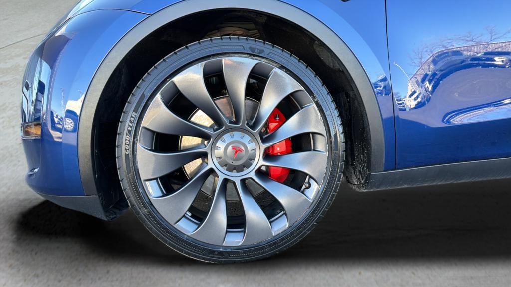 Used 2024 Tesla Model Y Performance image 14