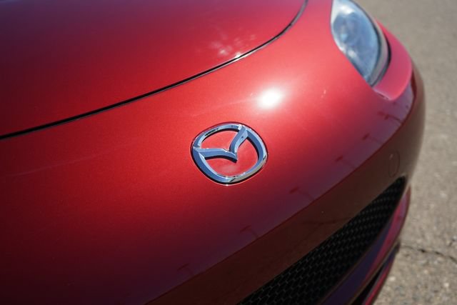 Used 2006 MAZDA MX-5 Miata Sport w/ Appearance Pkg RWD image 96