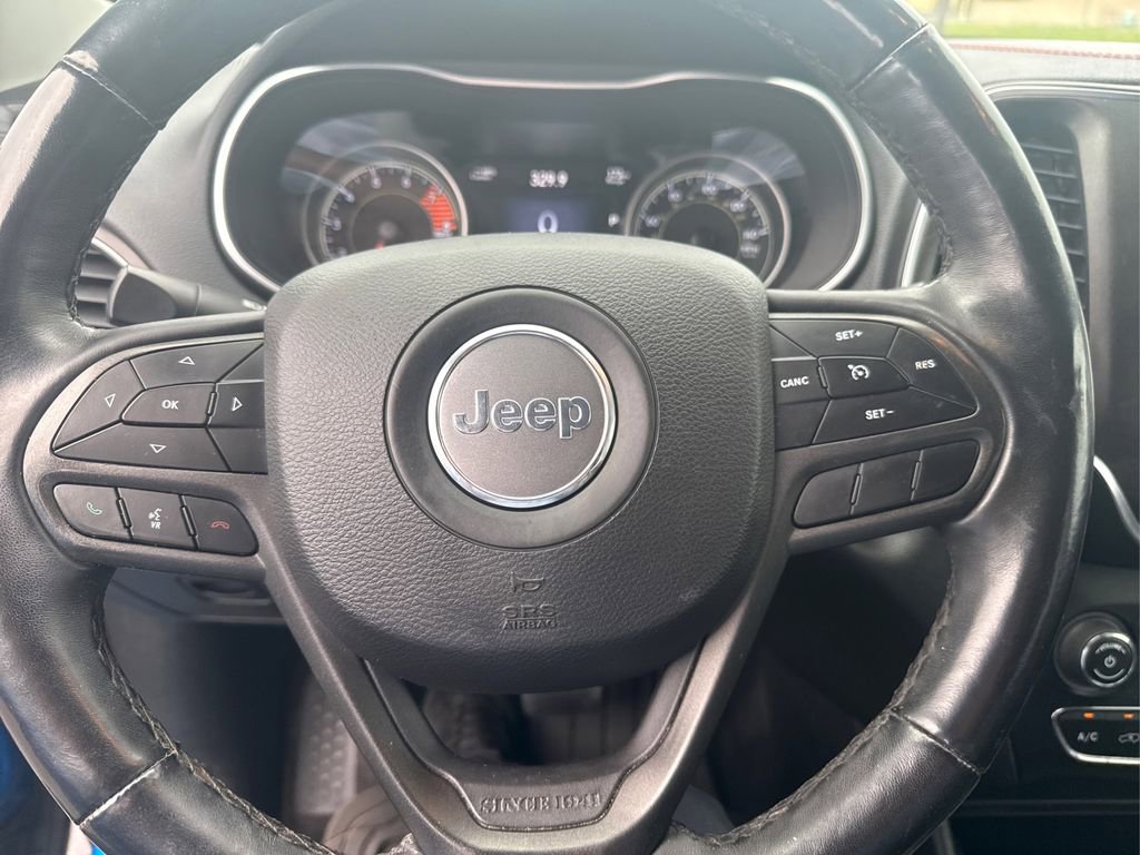 Used 2019 Jeep Cherokee Trailhawk w/ Cold Weather Group AWD/4WD image 14