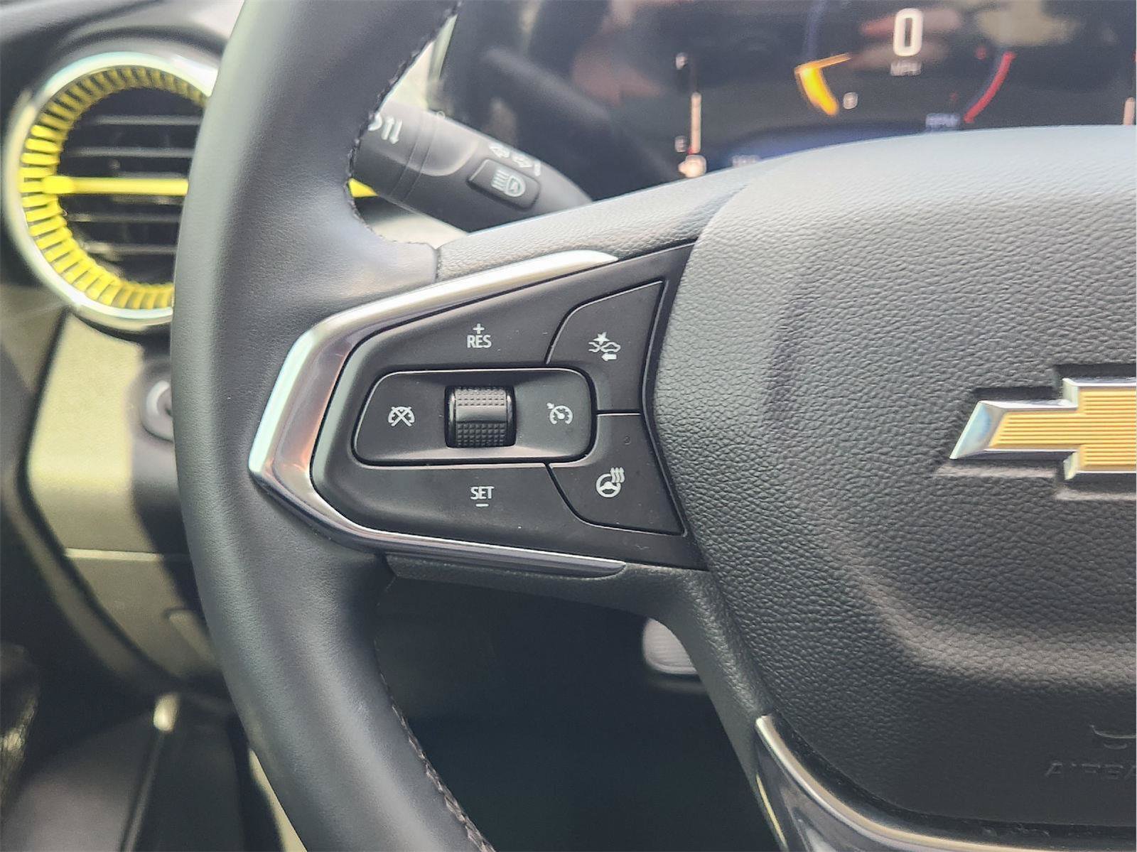 Used 2025 Chevrolet Trax LT w/ Driver Confidence Package FWD image 28
