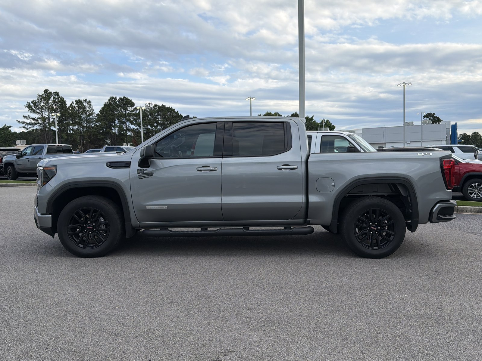 Used 2023 GMC Sierra 1500 Elevation AWD/4WD image 9