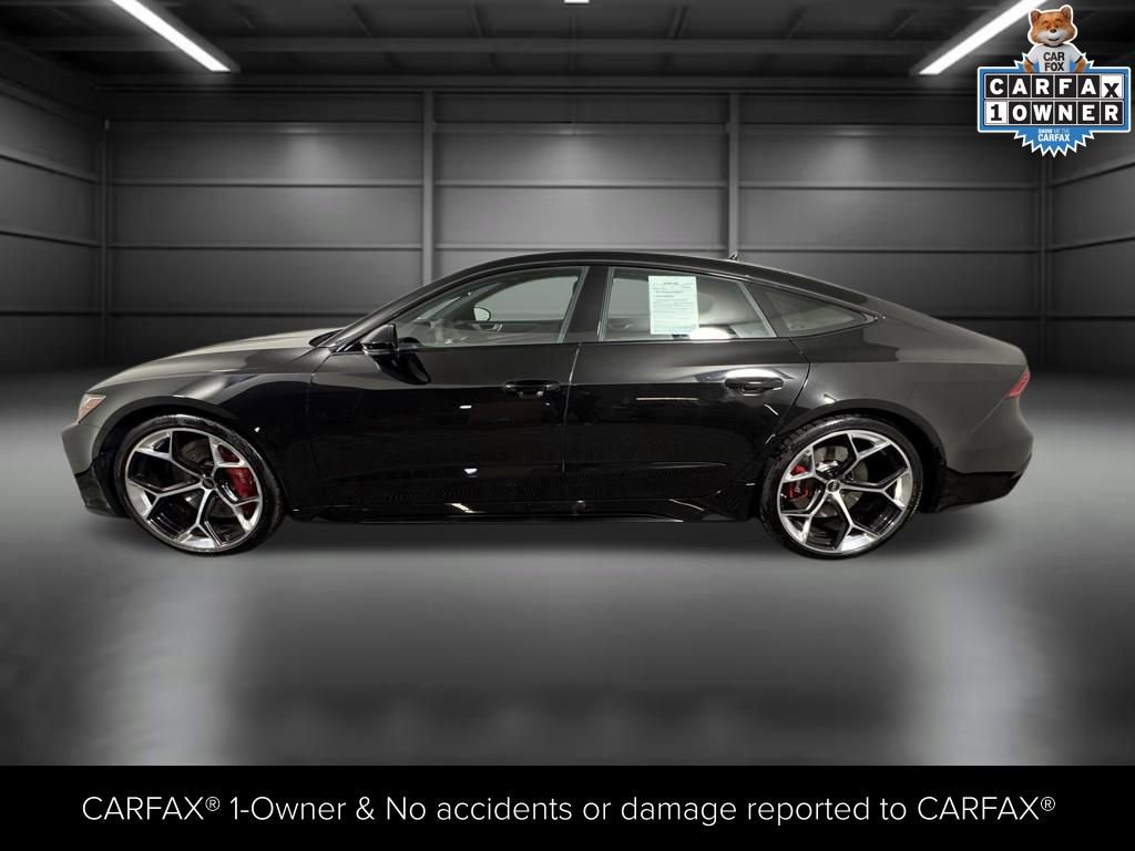 Used 2024 Audi RS 7 Performance w/ Black Optic Package image 3