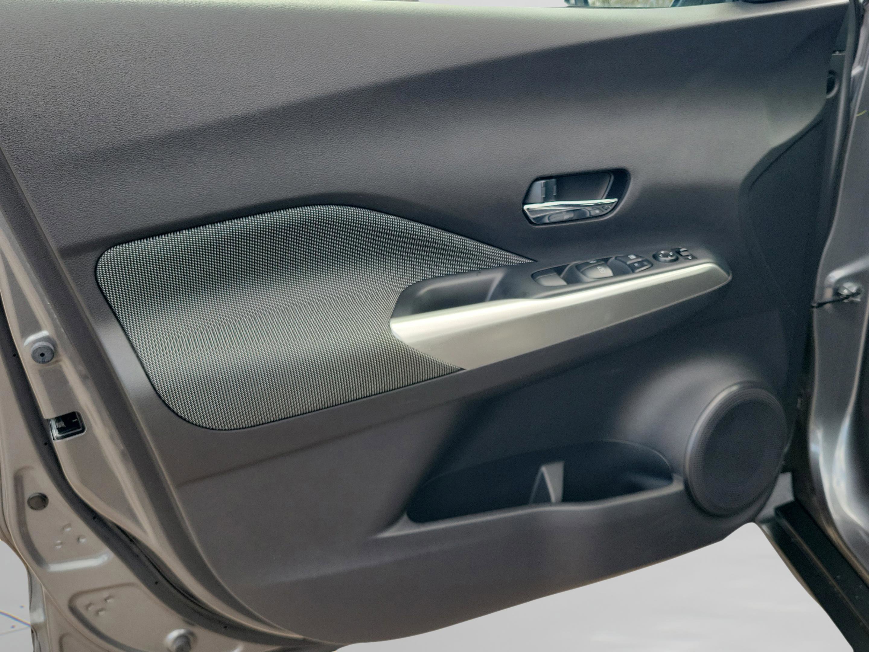 Certified 2020 Nissan Kicks SV image 29